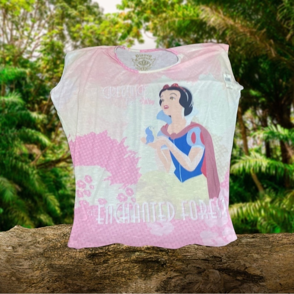 Disney Couture Snow White Shirt size. S​​​
